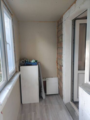 двухкомнатная квартира ош: СРОЧНО‼️‼️ ПРОДАЁТСЯ 2-комнатная 📍 Юг -2 🏢Этажность: 2/4 🔰Площадь
