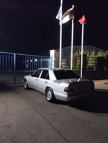 telefon tutacagi masin: Mercedes-Benz E 220: 2.2 l | Sedan — 6