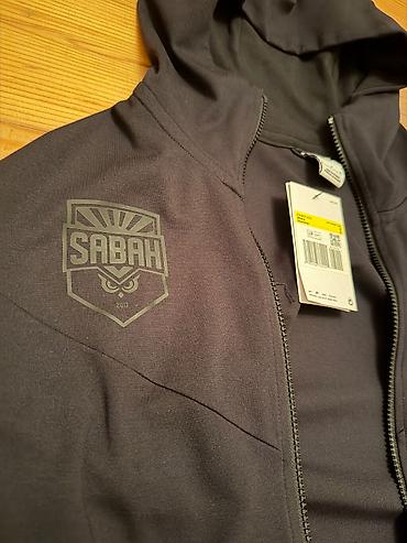 Sabah FK paradnı jaketı,təptəzə birkası ılə satılır. Klubub fan