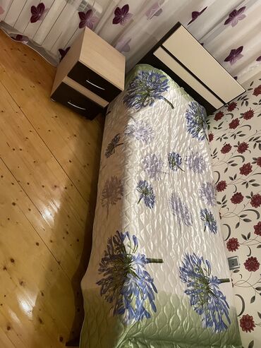 embawood yataq: Б/у, Односпальная кровать, Без подьемного механизма, С матрасом, С выдвижными ящиками