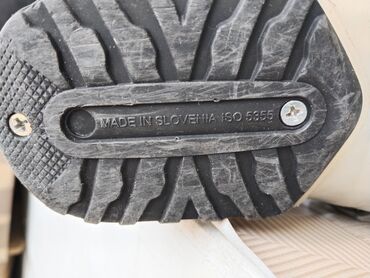 Лыжные ботинки: Лыжные ботинки, б/у, сделано в Словении, осталась пара, размер 37 — 14