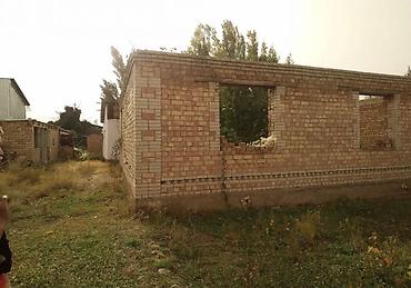 Продажа дач: Продаю дом городе Токмок село Алга Красная Кинга сарай веременка двух — 5