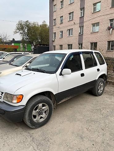 машина на ходу: Продается компактный 5‑дверный внедорожник белого цвета с черным — 3