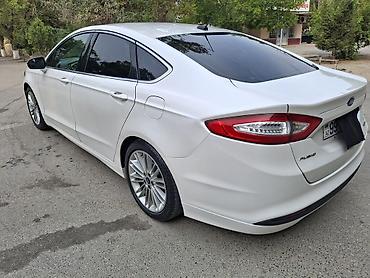 Ford: Ağ rəngdə Ford Fusion sedanı. Bu avtomobilin salonda rahat -da lalafo.az — 9 Ford: Ağ rəngdə Ford Fusion sedanı. Bu avtomobilin salonda rahat — 9