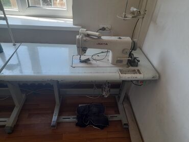 бизнес для дома: Продается швейная машина (окантовка)Продаю швейную машинку для