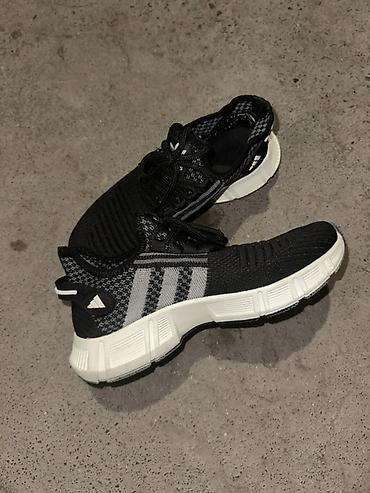39 р: Кроссовки спортивные Adidas Покупала за 3000 сом 2 раза одевала — 2