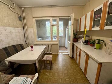 4 х комнатные квартиры: 56 м², Без мебели