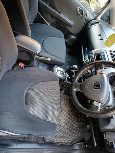 Honda: Honda Fit: 2003 г., 1.5 л, Вариатор, Бензин, Хэтчбэк — 9