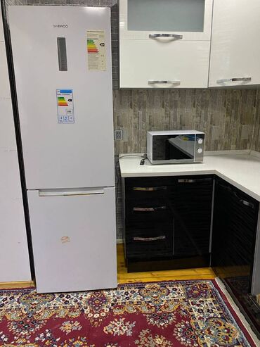 Uzunmüddətli kirayə mənzillər: Xətai rayonu,Əhmədli metrosu,Katv-nin arxasında,10 mərtəbənin,2-ci — 12