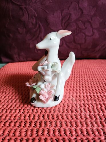Ostali kućni dekor: Porcelanska vintaz,nova figura lane. Figura lane,nova,cvetovi bez — 7