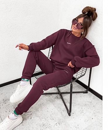 Gornji i donji deo: Komplet trenerke
S M L Xl — 12