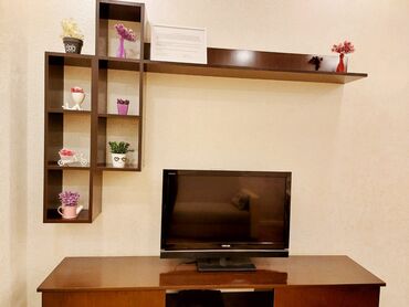 Günlük kirayə mənzillər: 3 otaqlı, Xətai r. r-nu — 6