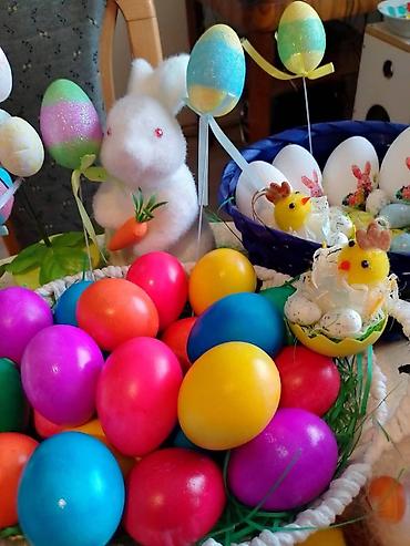 Praznična dekoracija: Pisana uskršnja jaja – ručno farbana u živim bojama - Raznovrsna — 25