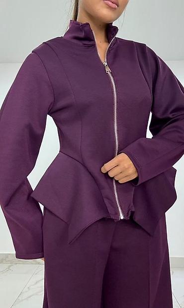 xl: Odlican kompletic
3500din
S M L XL — 4
