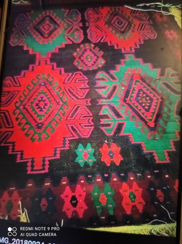 uşaqlar üçün yun corablar: Qədim yun kilim 3*4 olchudə satılır Qiyməti 1000 azn