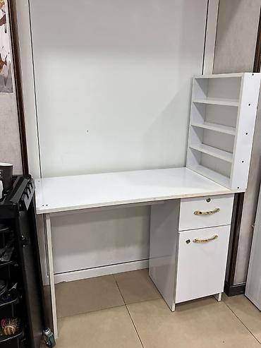 Düz masa, Stulsuz, Polkalı, Siyirməli, Sadə laminat