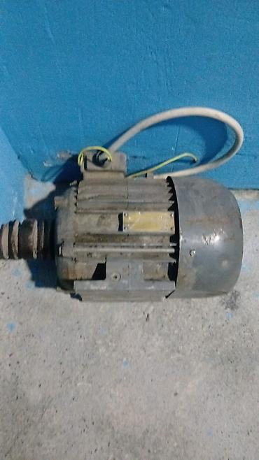 ikinci əl direl: Üç fazalı asinxron elektrik mühərriki Model: 4AMX100S4У5 (etiketdə — 1