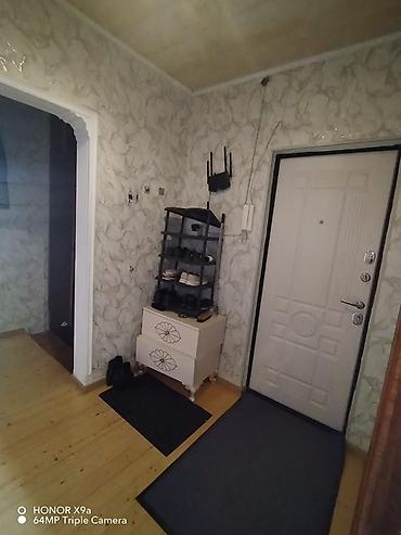 Qonaq otağı dəstləri: Mebel dəsti – klassik üslub Qonaq otağı: - Açıq krem rəngli vitrin — 10