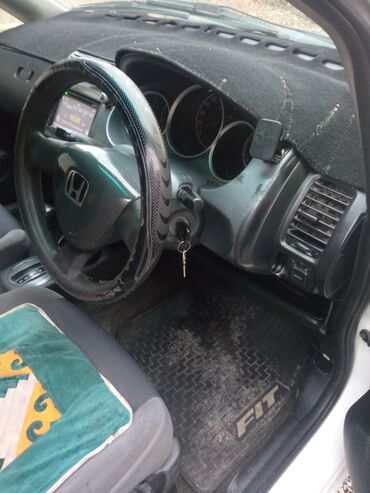 Honda: Honda Fit: 2003 г., 1.3 л, Вариатор, Бензин, Хэтчбэк — 11