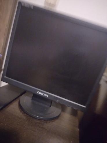 samsung tab8: Samsung SyncMaster 713N LCD monitor - Ekran diaqonalı: 17" - Format — 3