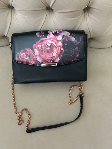 черные детские футболки: Çiyin çantası, Ted Baker