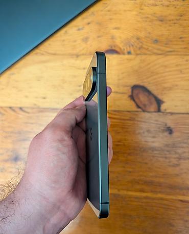 google pixel 10: Google Pixel 10, Б/у, 128 ГБ, цвет - Черный, eSIM — 3
