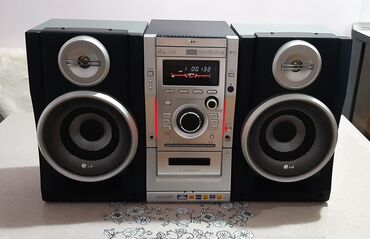 Maqnitofonlar: Musiqi mərkəzi.Kompakt musiqi