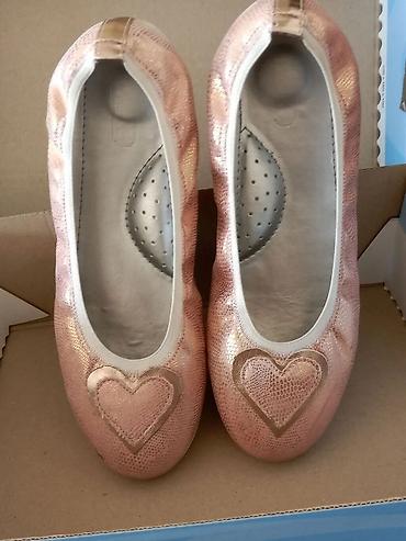 shoes: Cista koza,ulozak anatomski,lagane,mekane .Odgovaraju broju 37.Pavle — 5