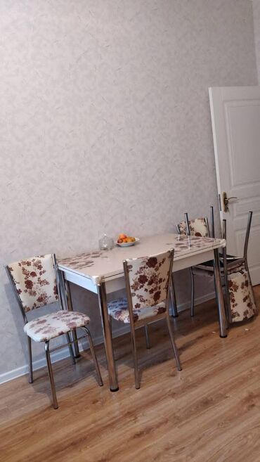 Uzunmüddətli kirayə mənzillər: Xırdalanda köhnə bazara yaxın yaxın yerləşən ümumi sahəsi 60 kv,m — 12