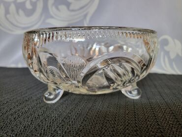 Činije: Cinija kristal na tri stopa 1960g+. Cinija bez ostecenja,sve na njoj na lalafo.rs — 4 Činije: Cinija kristal na tri stopa 1960g+. Cinija bez ostecenja,sve na njoj — 4