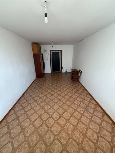 квартиры по суточно мкр: 1 комната, 18 м², Малосемейка, 2 этаж, Старый ремонт