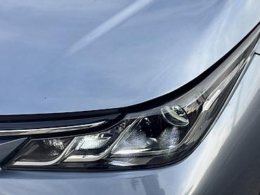 mercedesbenz eclass 2011: Toyota Corolla: 2020 г., Вариатор, Гибрид, Седан — 7