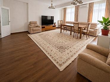 330000: 3 комнаты, 140 м², 3 мкр 7 этаж — 8