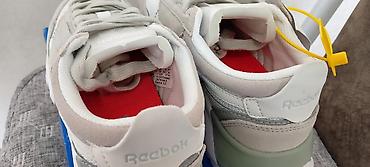 lining 38: Reebok CL Runner TM — женские кроссовки новые.качество👍 Размер: EU 38 — 7