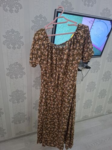 Dəstlər, kostyumlar: Mavi ve rozvu birdefe geyilib 20 azn M razmer gulu donlar 15 azn — 2