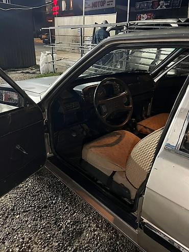 Audi: Audi 80: 1986 г., 1.8 л, Механика, Седан — 8