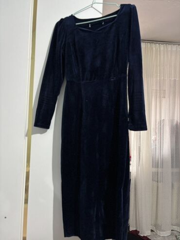 вечернее платье в пол синего цвета: Бархатное платье темно-синего цвета Как раз на сезон осени самое то