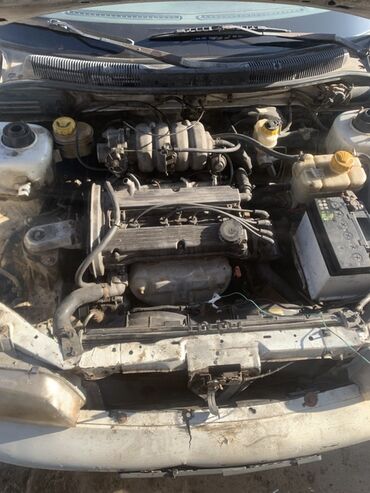 Daewoo: Daewoo Nubira: 1996 г., 1.5 л, Механика, Бензин, Седан — 9