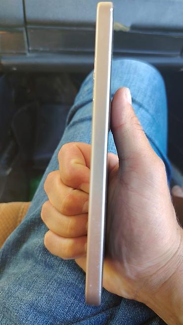 poco f4 pro: Honor 400, 256 GB, rəng - Ağ, Qırıq — 2