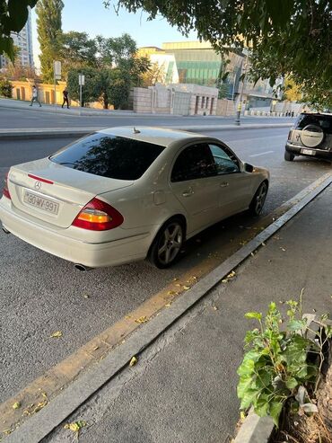 mersedes disk teker: Mercedes-Benz E 260: 2.6 l | 2005 il Sedan