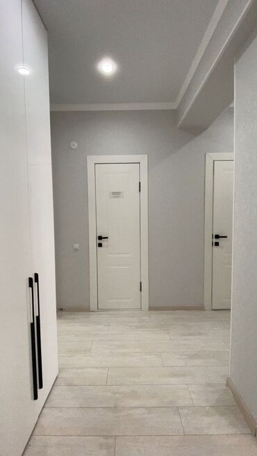 чекиш ата жактан квартира керек: 2 комнаты, 72 м², Элитка, 12 этаж, Дизайнерский ремонт