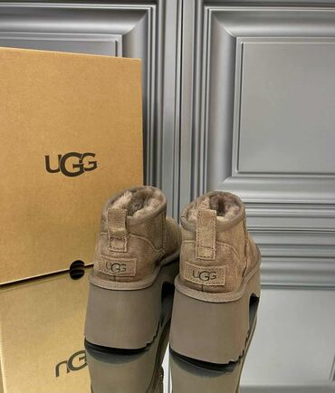 Ugg obuća: Ugg mini čizme, bоја - Bež, 41 — 12
