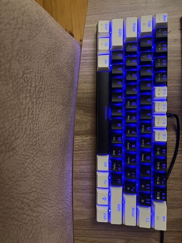 Klaviaturalar: Klaviaturada 20-yə yaxın RGB modu var, işıqları səliqəli və gözəl — 8