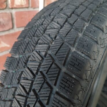 мерс 34: Продаю зимние шины 2 комплекта Maxxis pressa suv 215/65/16 б/у 20