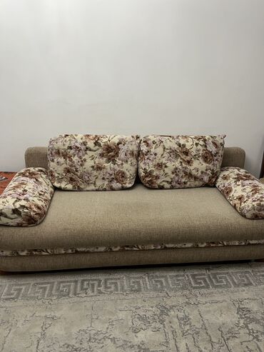 дива бу: Прямой диван, цвет - Бежевый, Б/у
