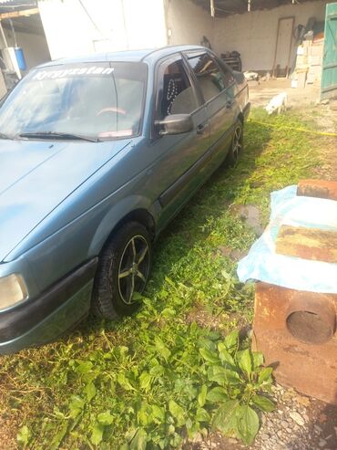 кузов на пассат б3: Седан Volkswagen Passat B3 бирюзового цвета, оснащенный черными литыми