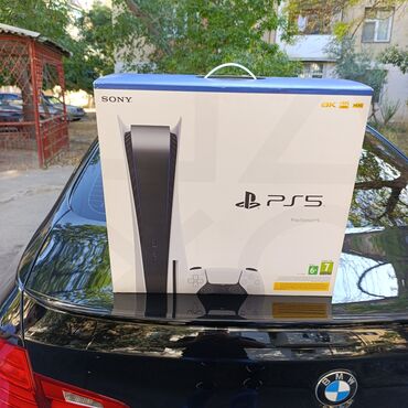 playstation 5 kreditle almaq: Şəkildəki Sony PS5 825GB İdeal vəziyətdə, 5aydı alınıb, az istifadə