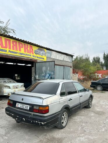 кузов 211: Volkswagen Passat CC: 1990 г., 1.8 л, Механика, Бензин, Седан