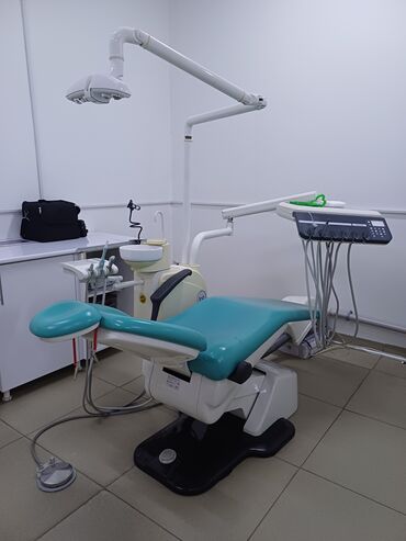 Медицинское оборудование: Продаю стоматологическая кресло фирмы "WOSON" В хорошем состоянии