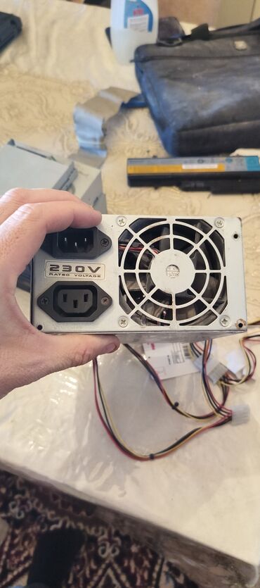 Digər kompüter aksesuarları: Kompyuter və elektronika aksesuarları paketi - HDMI kabelləri: 2 ədəd — 4